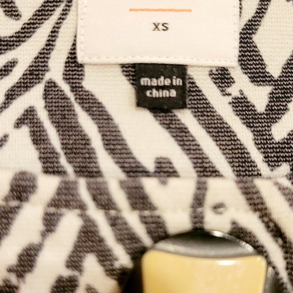 Size XS: CAbi Zig Zag Ponte Knit Style 3034 - Picture 4 of 4